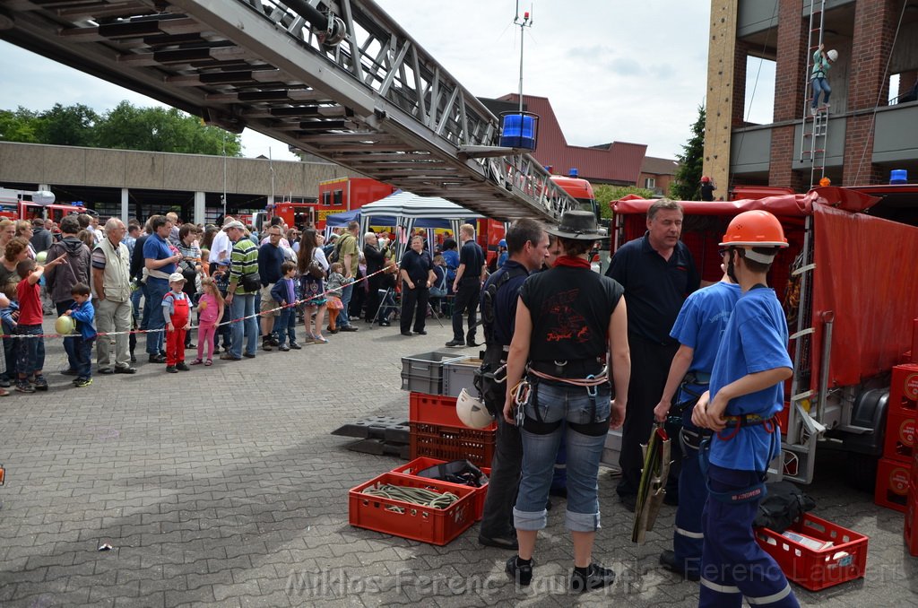 Tag der Offenen Tuer BF Koeln Weidenpesch Scheibenstr P734.JPG